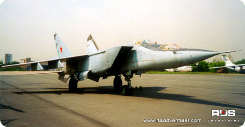 MiG-25 "Foxbat": Flight to Stars